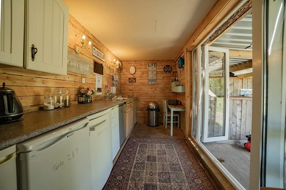 Bell Tent Glamping – Luxury Coastal Glamping & Nature Retreats in Hampshire