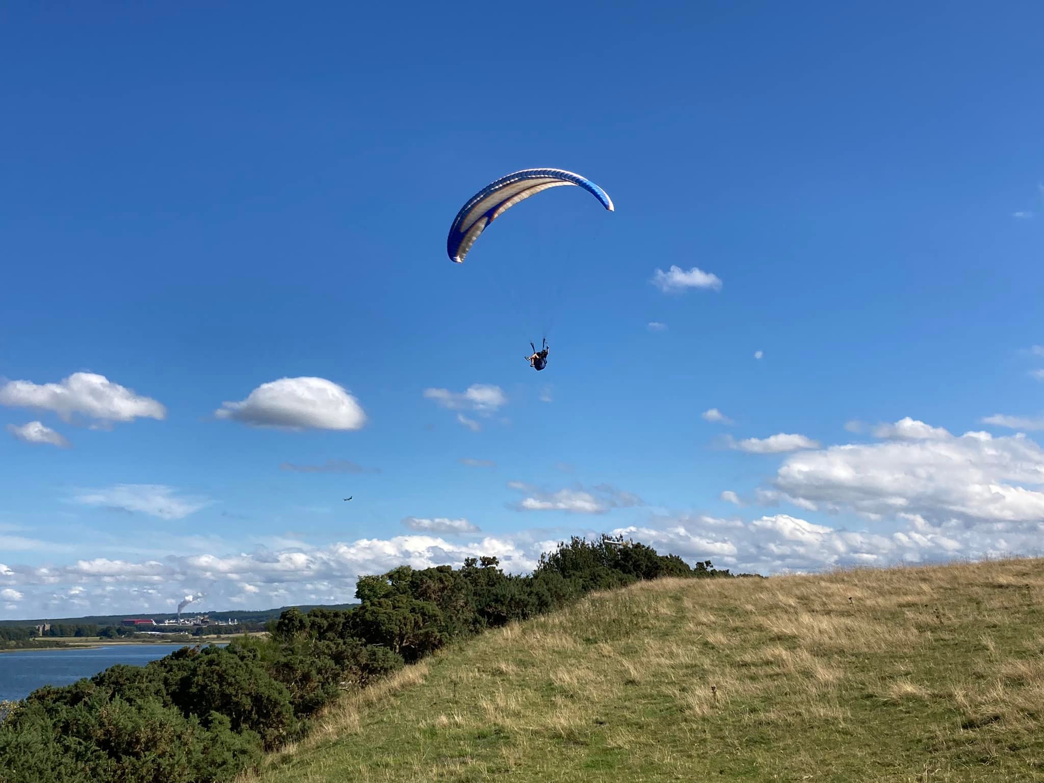 Beyond Extreme – Paragliding & Skiing Adventures in the Scottish Highlands