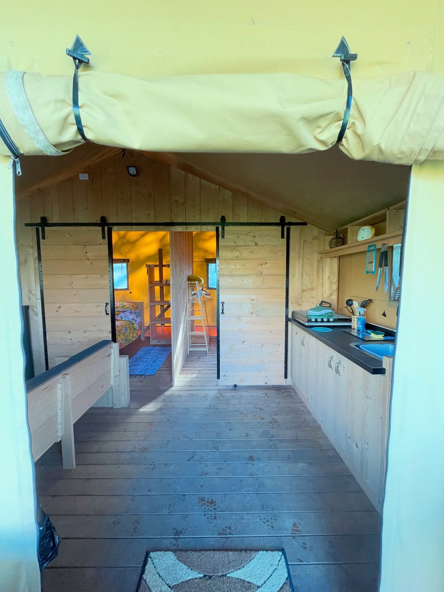Fluxmere Glamping Retreat - Off-Grid Glamping in North Dorset