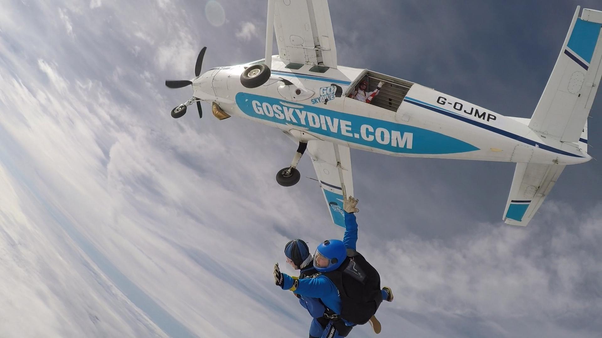 GoSkydive – Tandem Skydiving Experiences UK