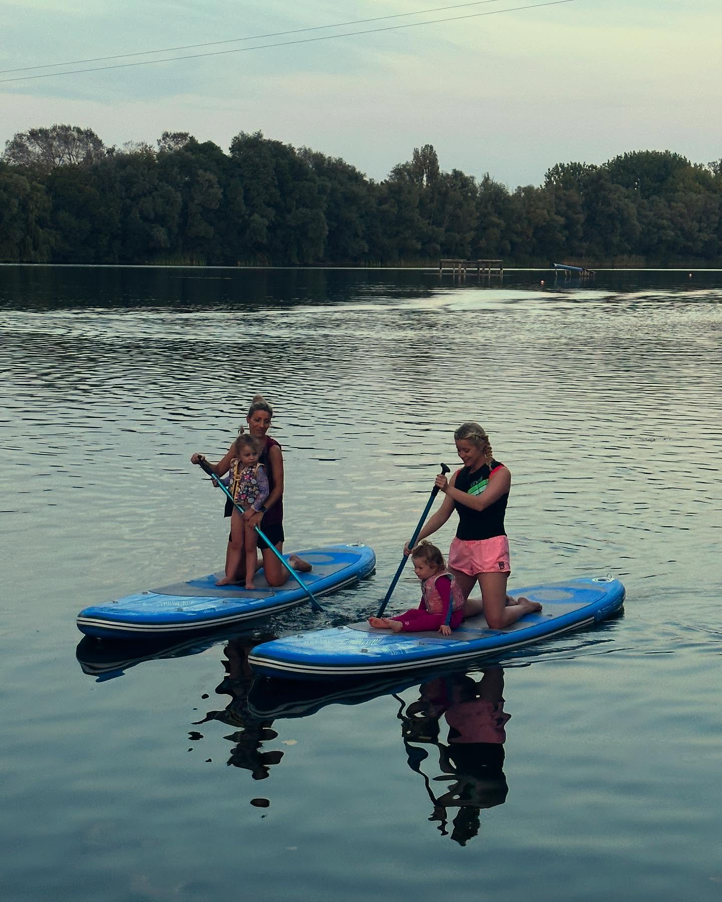 Lake Ashmore, Liquid Skillz – Wakeboarding, SUP & Open Water Swimming near Cambridge
