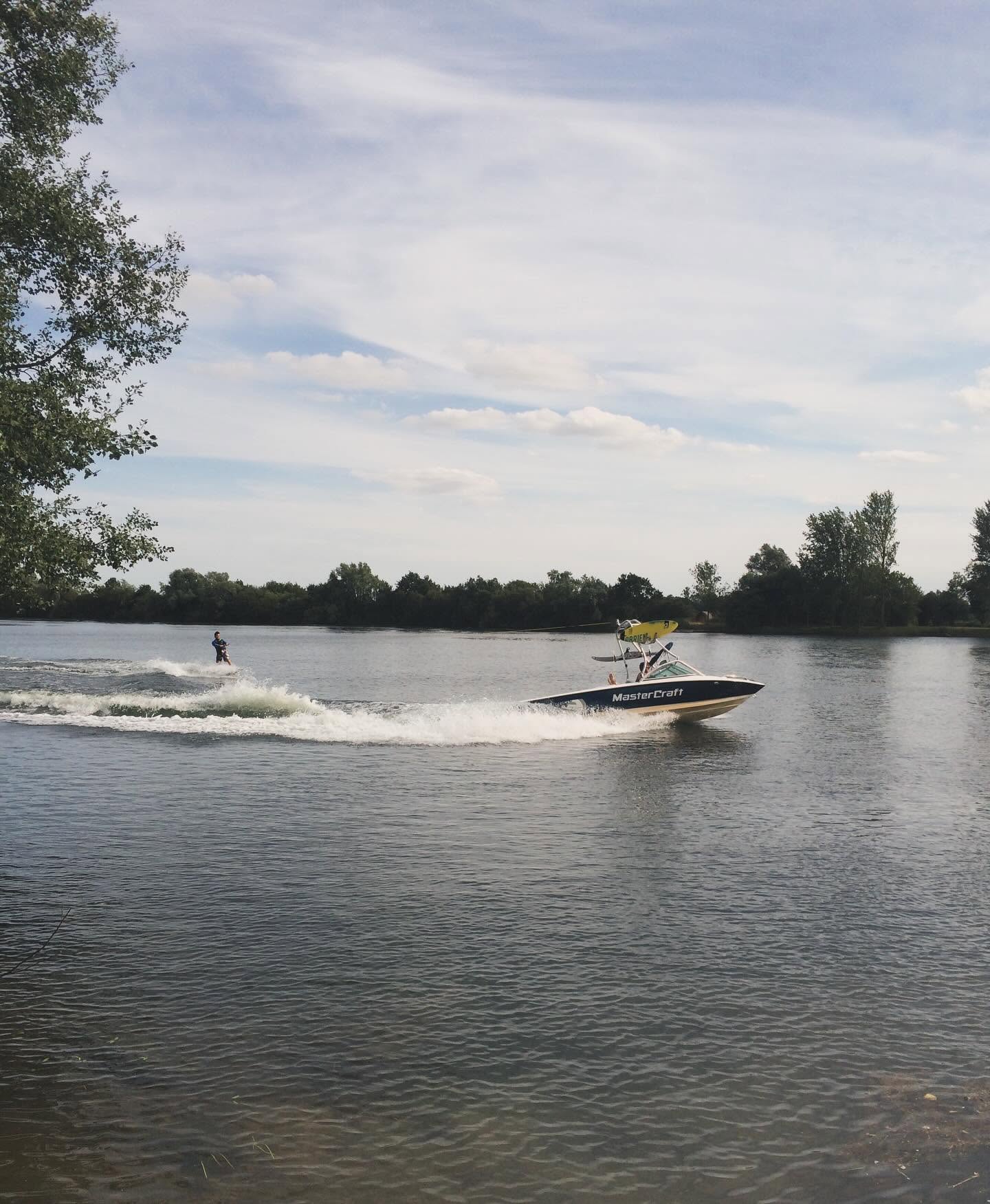 Lake Ashmore, Liquid Skillz – Wakeboarding, SUP & Open Water Swimming near Cambridge
