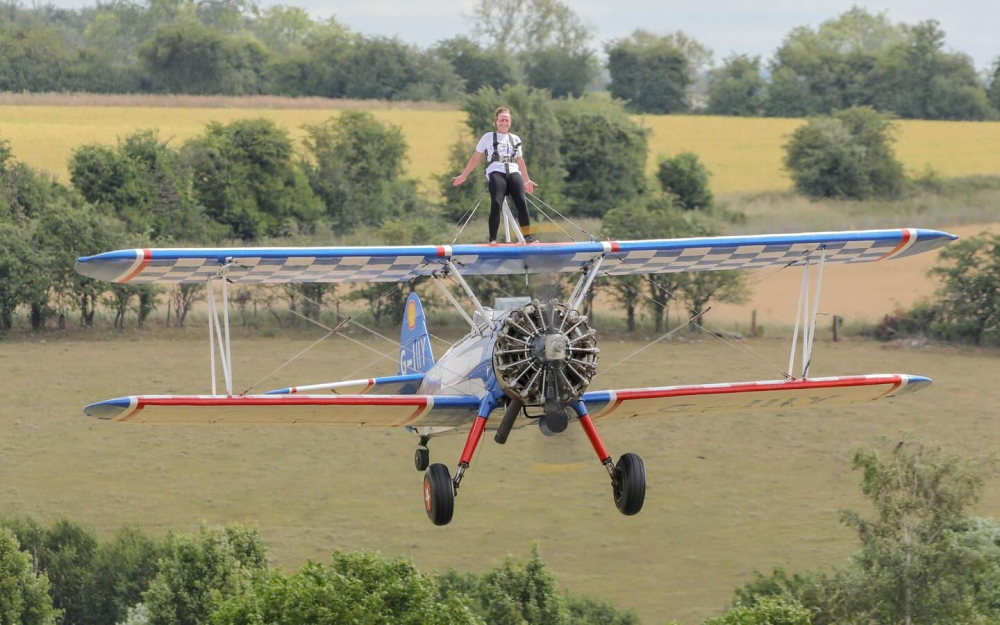 UK Wingwalking Experience With AeroSuperBatics – Thrill-Seeking Activity Breaks in the Cotswolds