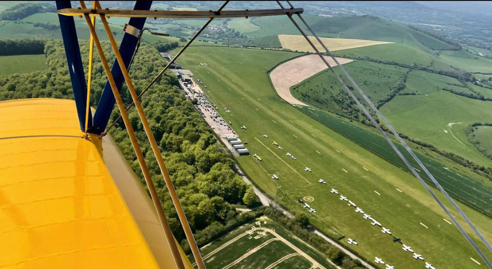 UK Wingwalking Experience With AeroSuperBatics – Thrill-Seeking Activity Breaks in the Cotswolds